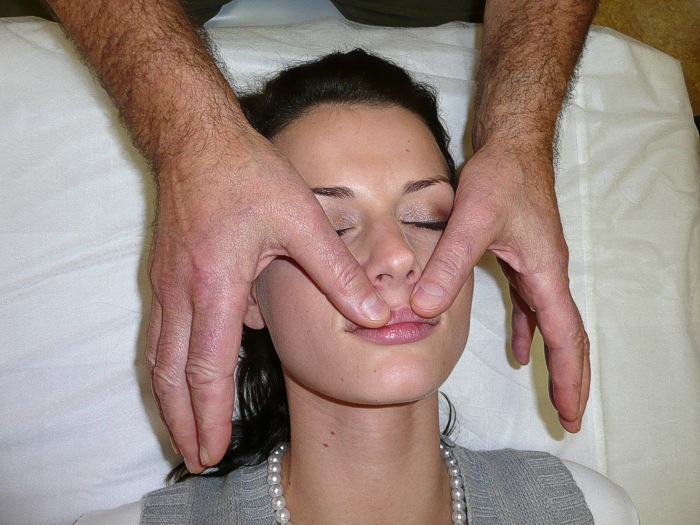 Lymfatická masáž obličeje [09.02.2024]